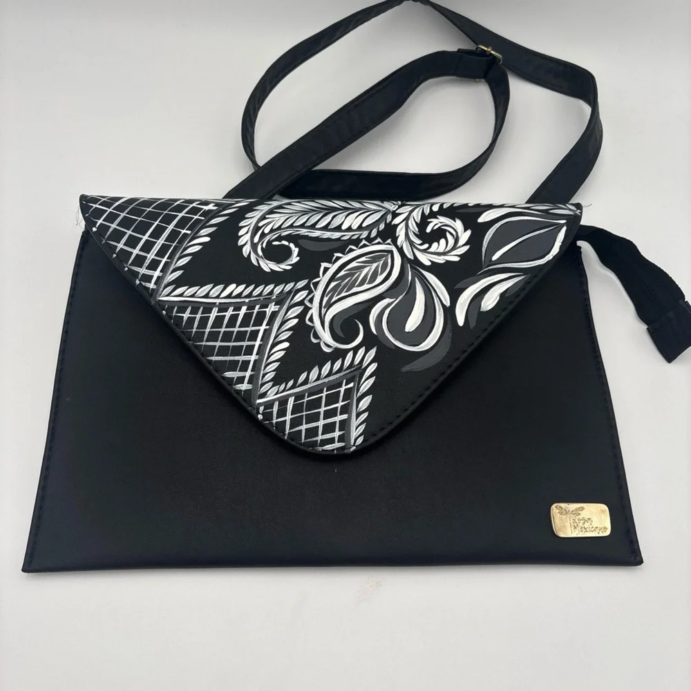 Elegant Black and White Clutch with Patterned‎ Flap